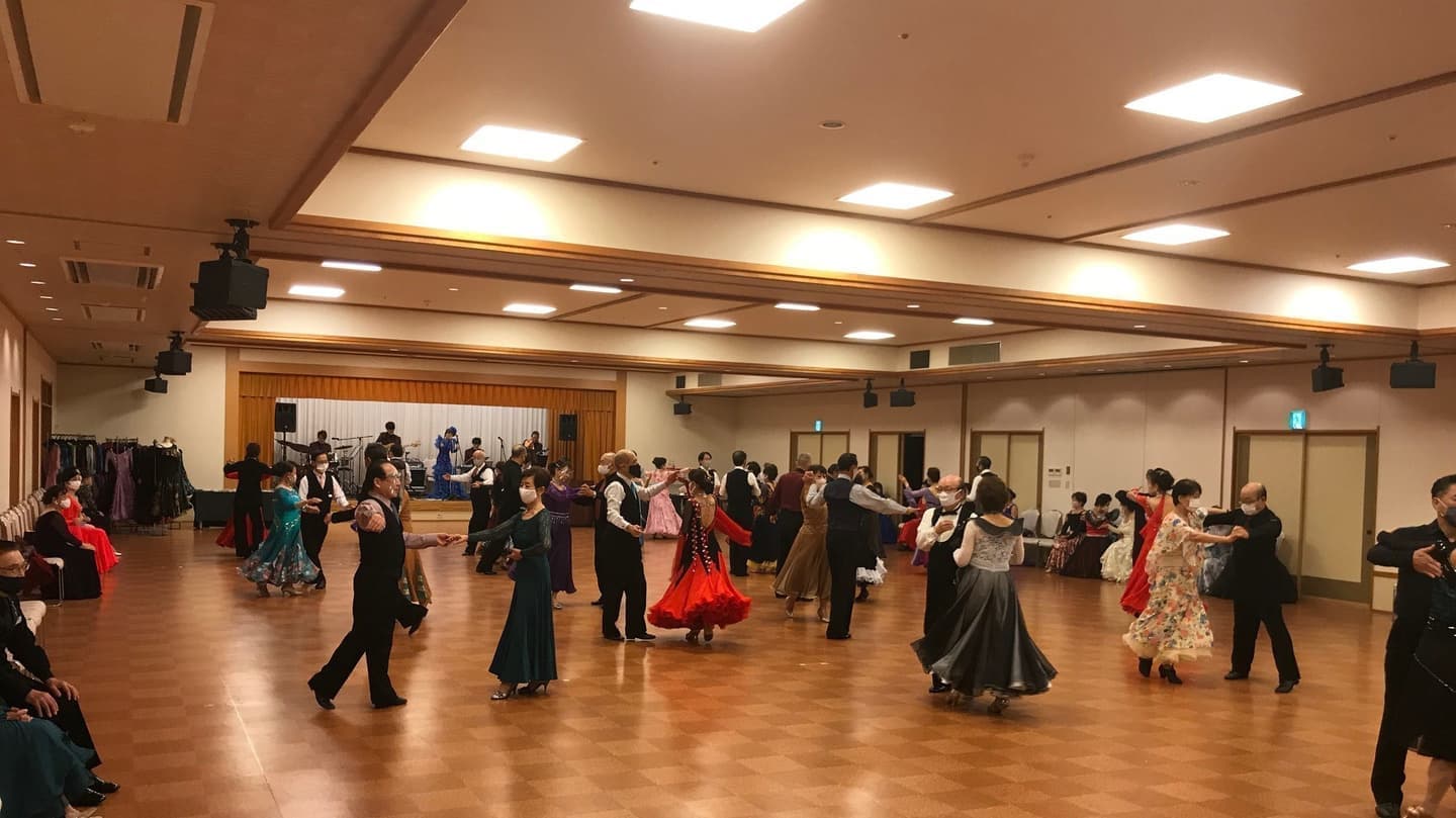 広いダンス会場