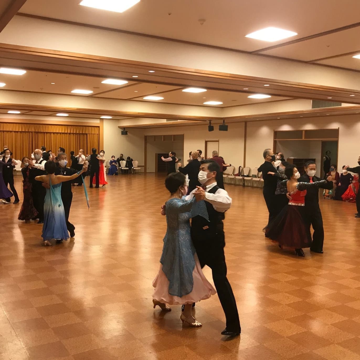 明るく踊りやすい会場